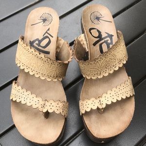 OTBT Beach Park wedge sandals size 9. Sand color